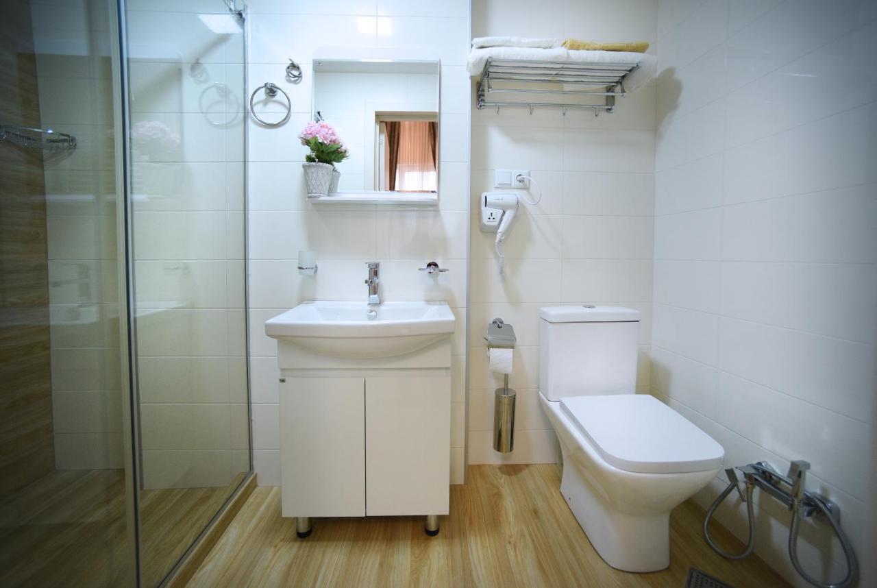 City Lux Hotel Tiflis Dış mekan fotoğraf